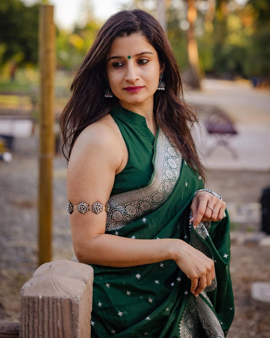 Classic Banarasi Pattern Saree Crafted in Fine Lichi Silk