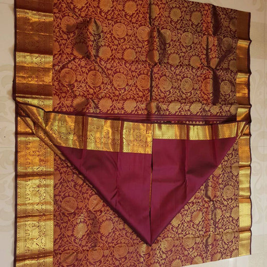 Refined Banarasi Bridal Ensemble Made from Organic Lichi Silk Saree